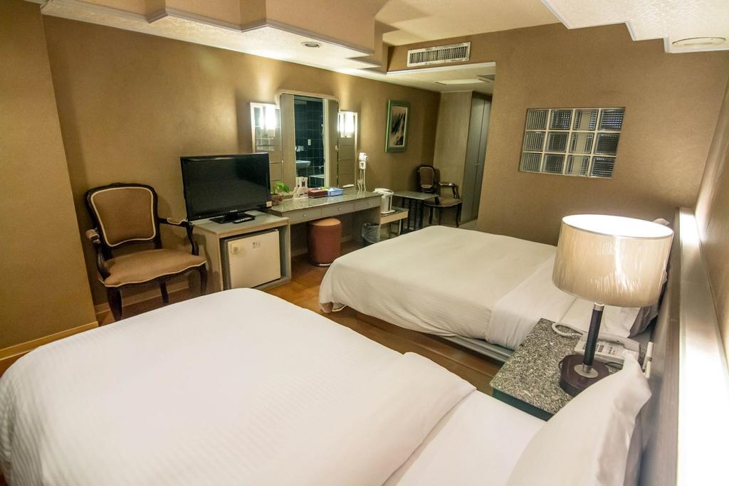 Katherine Plaza Hotel Kaohsiung Dış mekan fotoğraf