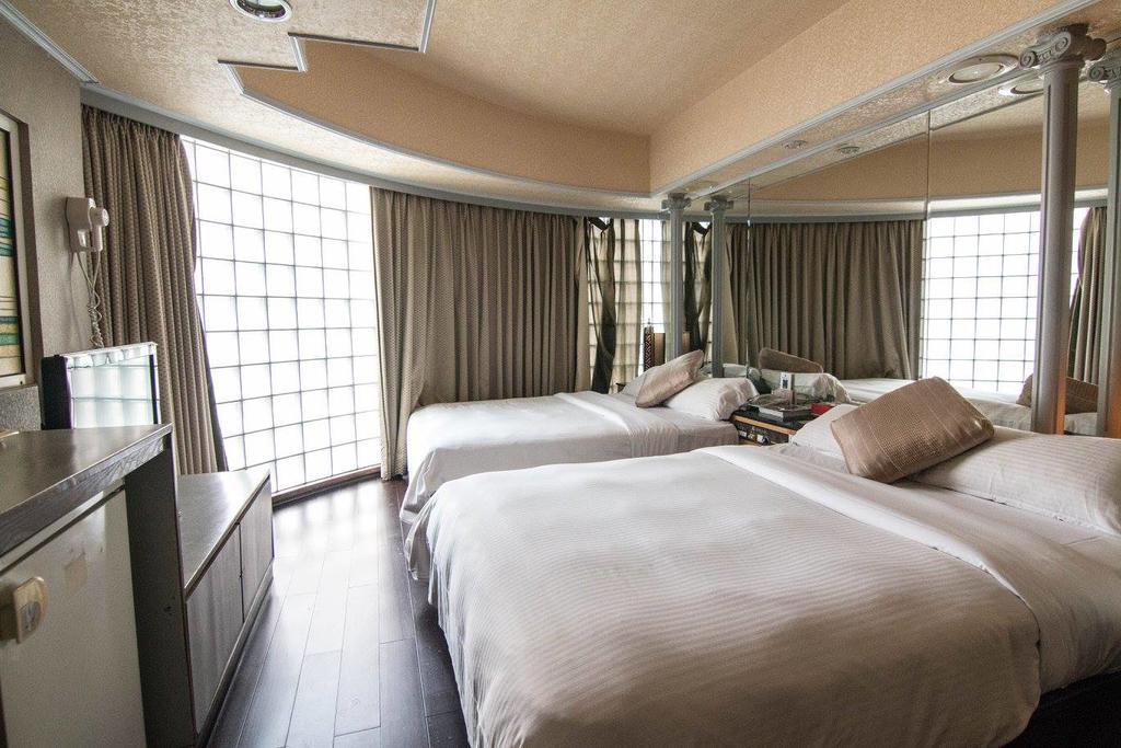 Katherine Plaza Hotel Kaohsiung Dış mekan fotoğraf
