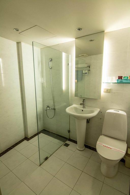 Katherine Plaza Hotel Kaohsiung Dış mekan fotoğraf