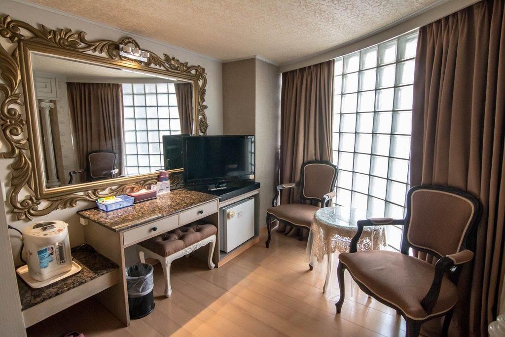 Katherine Plaza Hotel Kaohsiung Dış mekan fotoğraf
